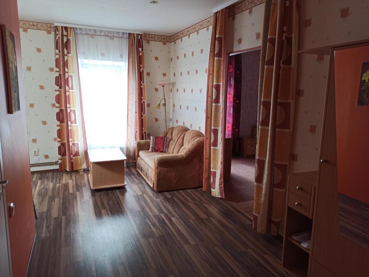 Central Hotel Нарва Екстер'єр фото