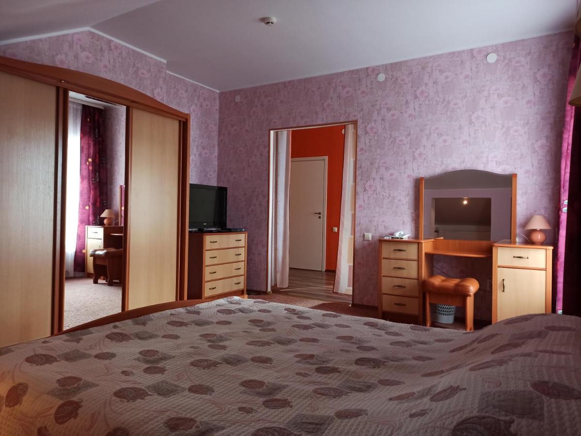 Central Hotel Нарва Екстер'єр фото