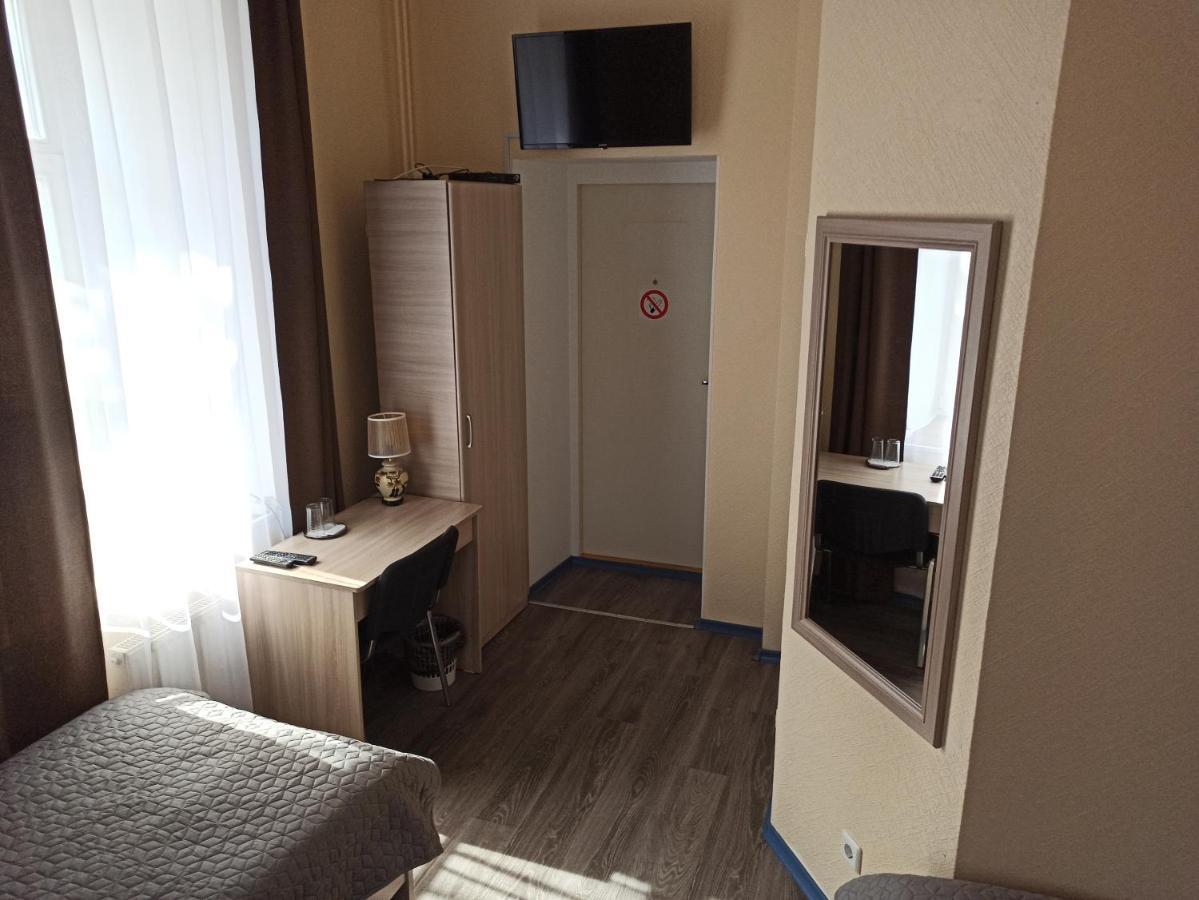 Central Hotel Нарва Екстер'єр фото