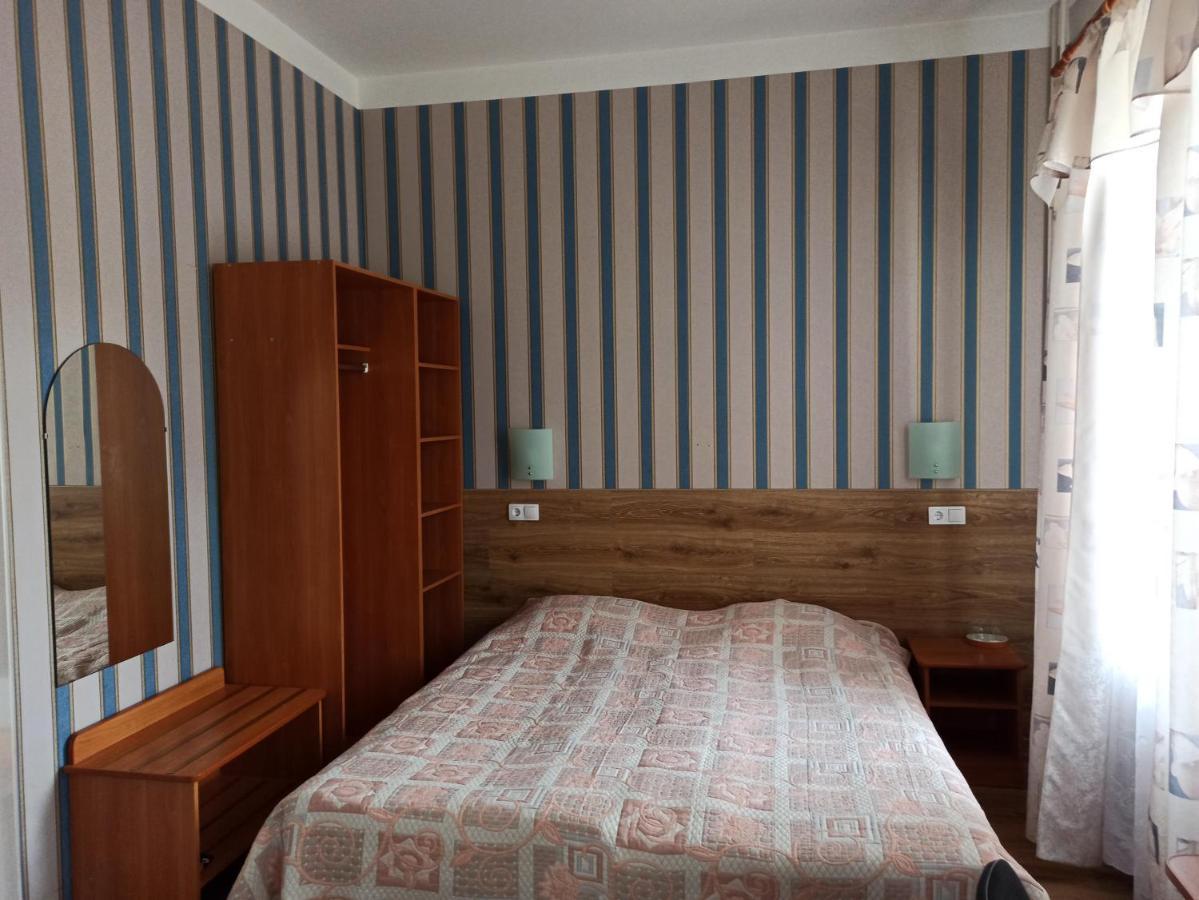 Central Hotel Нарва Екстер'єр фото