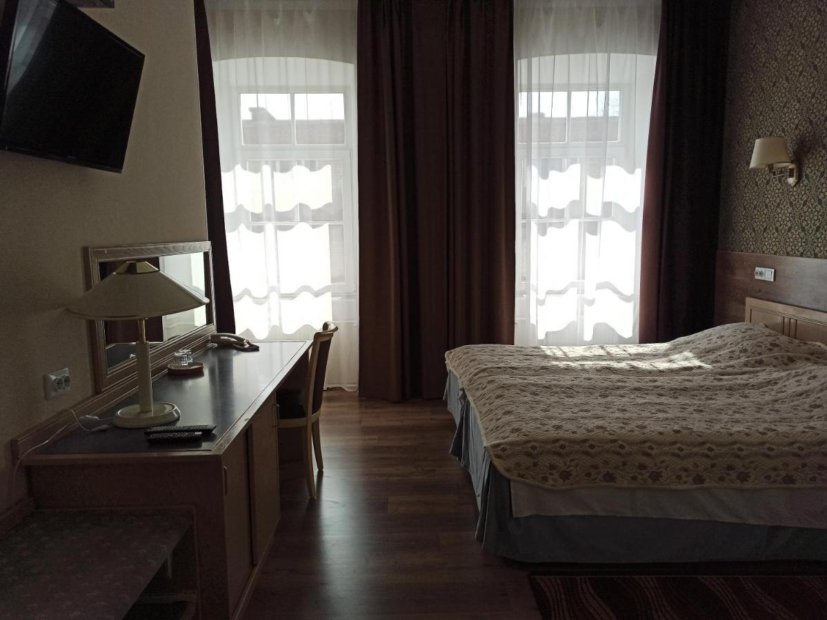 Central Hotel Нарва Екстер'єр фото