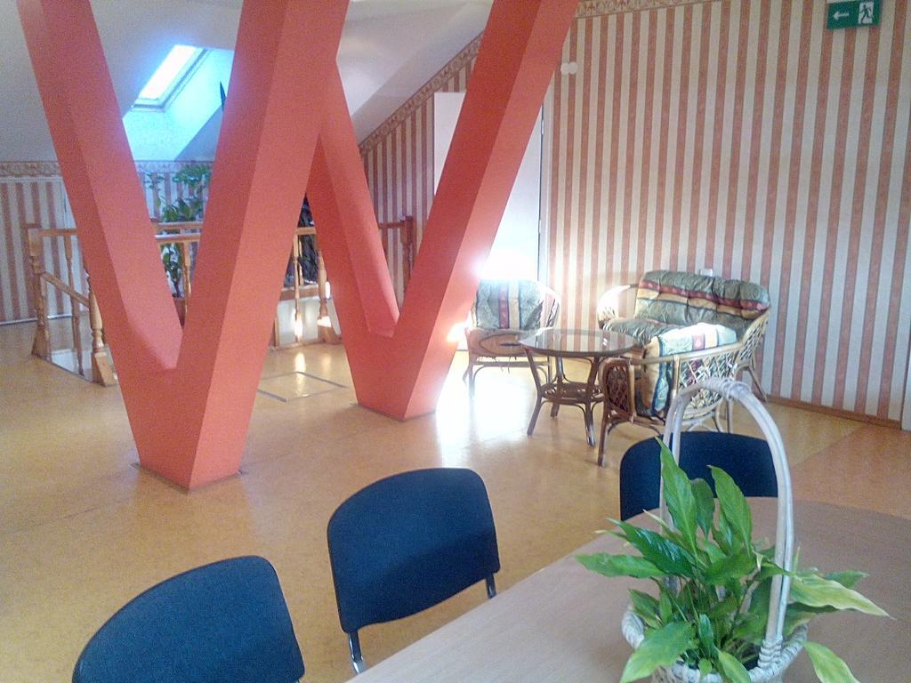 Central Hotel Нарва Екстер'єр фото