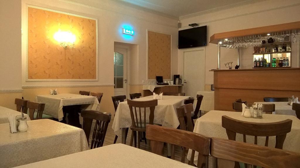 Central Hotel Нарва Екстер'єр фото